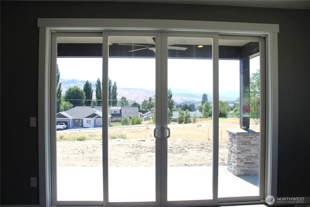 3240 NW Brianna Avenue East Wenatchee WA 98802