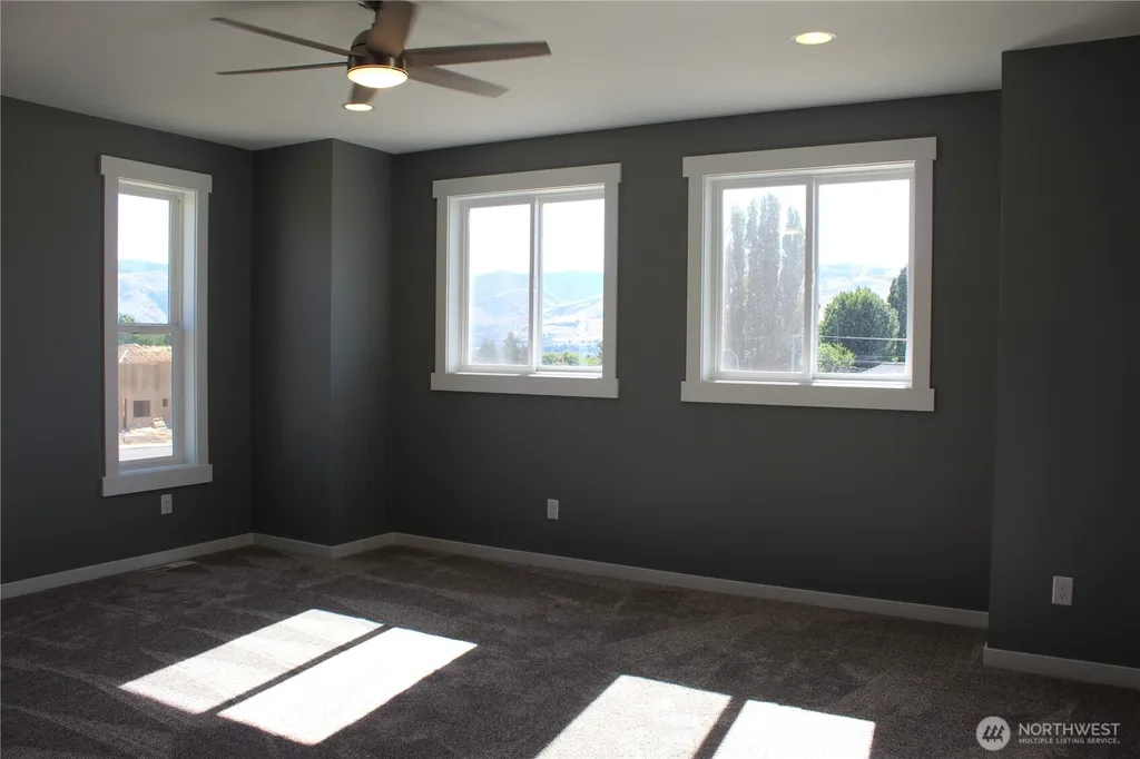3240 NW Brianna Avenue East Wenatchee WA 98802