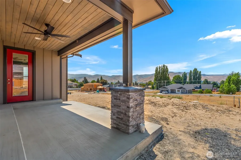 3240 NW Brianna Avenue East Wenatchee WA 98802