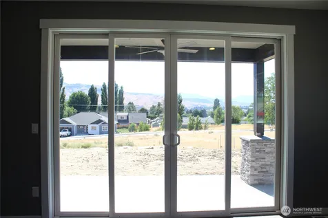 3240 NW Brianna Avenue East Wenatchee WA 98802