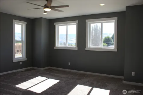 3240 NW Brianna Avenue East Wenatchee WA 98802