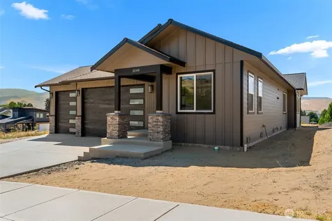 3240 NW Brianna Avenue East Wenatchee WA 98802