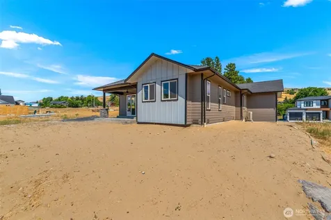 3240 NW Brianna Avenue East Wenatchee WA 98802