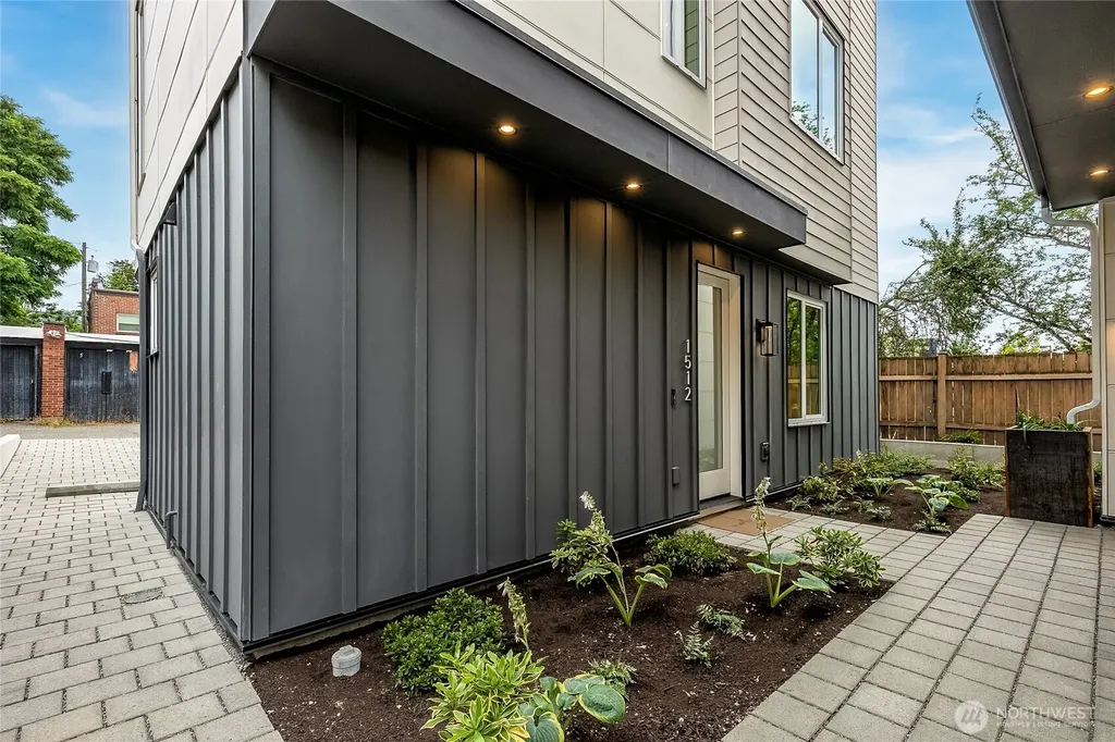 1512 NW 59th Street Seattle WA 98107