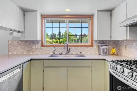 2525 Silves Court Everson WA 98247