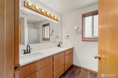 2525 Silves Court Everson WA 98247
