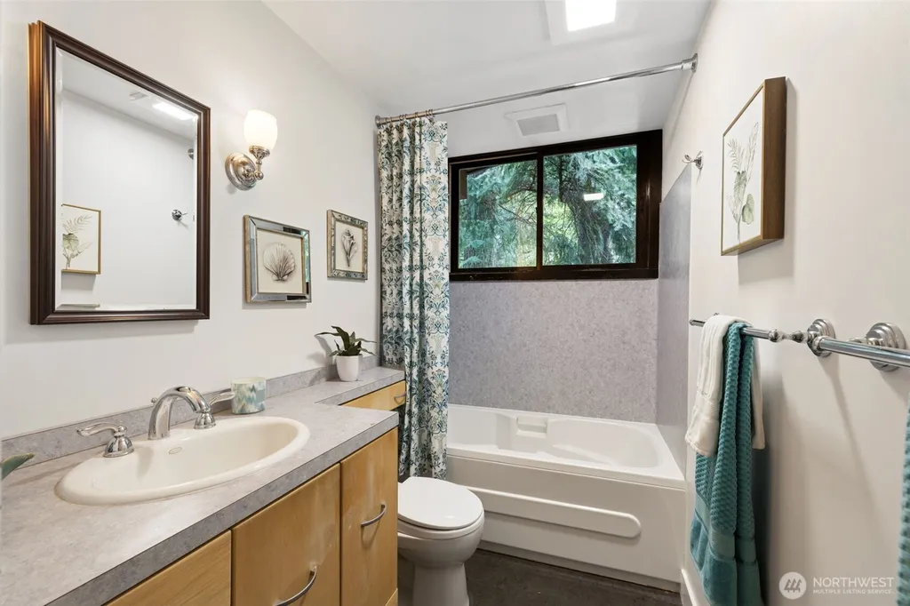 11706 36th Avenue NE Seattle WA 98125