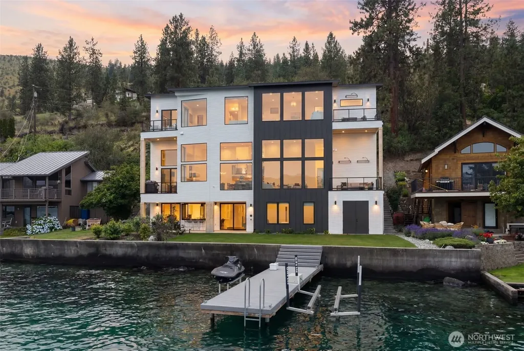 3212 S Lakeshore Road Chelan WA 98816