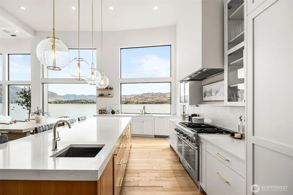 3212 S Lakeshore Road Chelan WA 98816