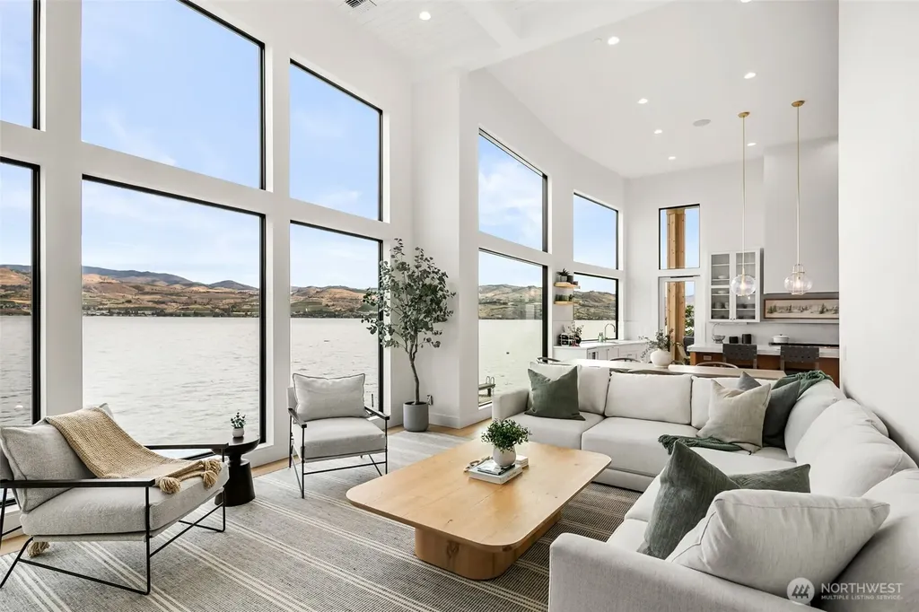 3212 S Lakeshore Road Chelan WA 98816