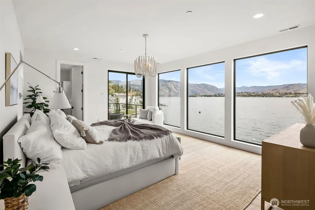 3212 S Lakeshore Road Chelan WA 98816