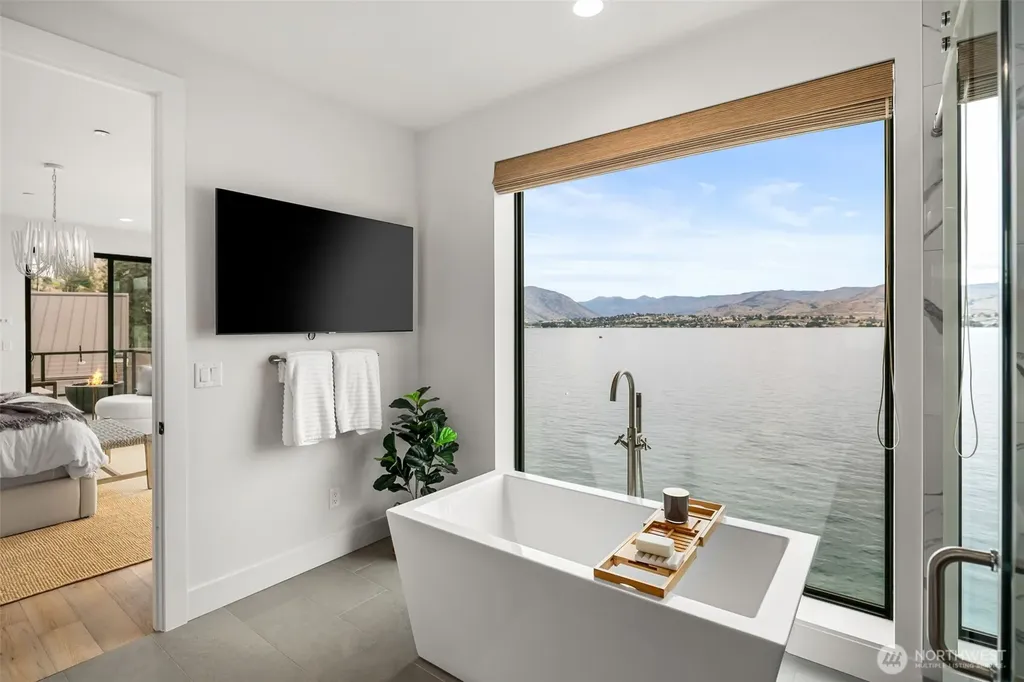 3212 S Lakeshore Road Chelan WA 98816