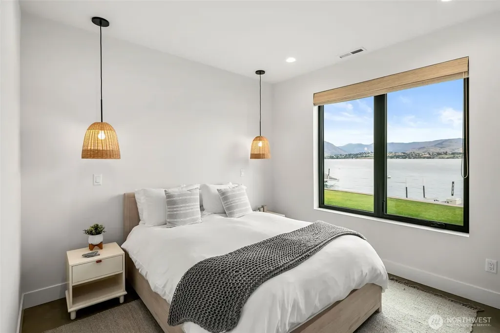 3212 S Lakeshore Road Chelan WA 98816