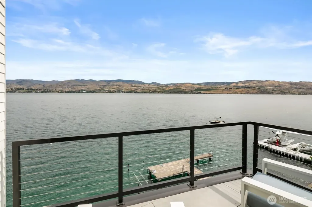 3212 S Lakeshore Road Chelan WA 98816