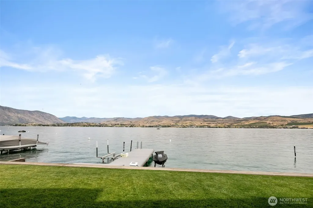 3212 S Lakeshore Road Chelan WA 98816