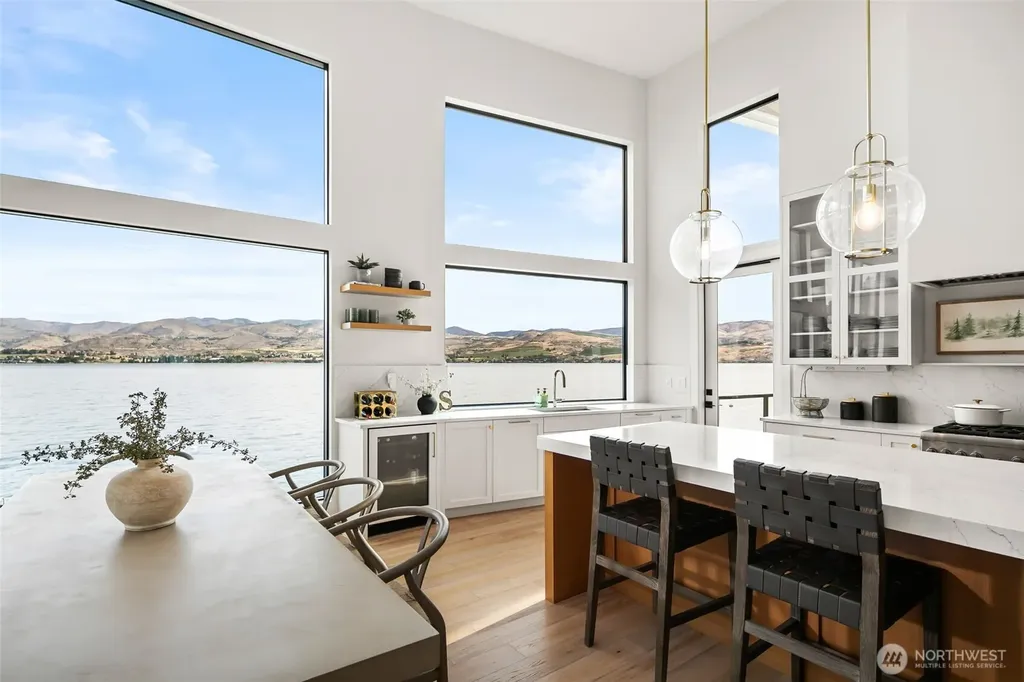 3212 S Lakeshore Road Chelan WA 98816