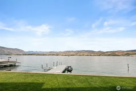 3212 S Lakeshore Road Chelan WA 98816
