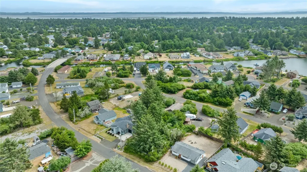 233 S Razor Clam Drive SW Ocean Shores WA 98569