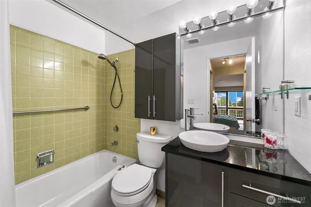 3601 24th Avenue W Seattle WA 98199