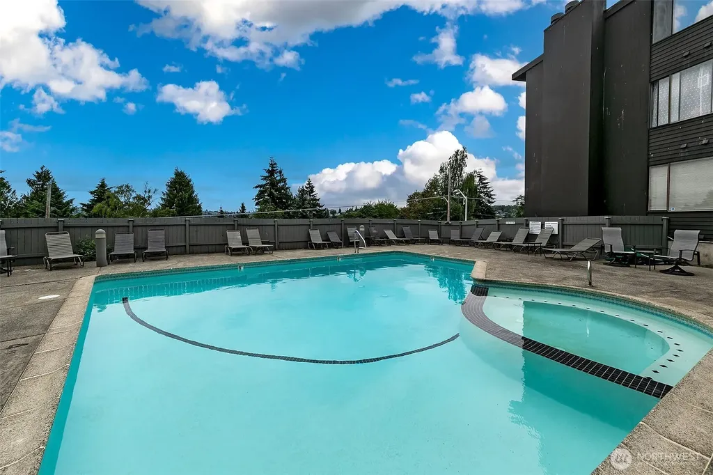 3601 24th Avenue W Seattle WA 98199