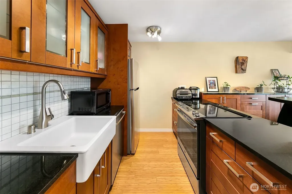 3601 24th Avenue W Seattle WA 98199