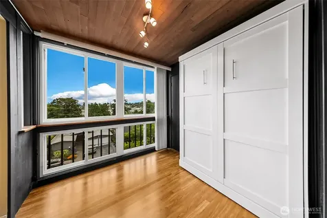 3601 24th Avenue W Seattle WA 98199