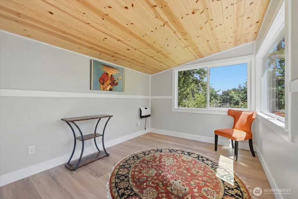 18002 25th Avenue NE Lake Forest Park WA 98155