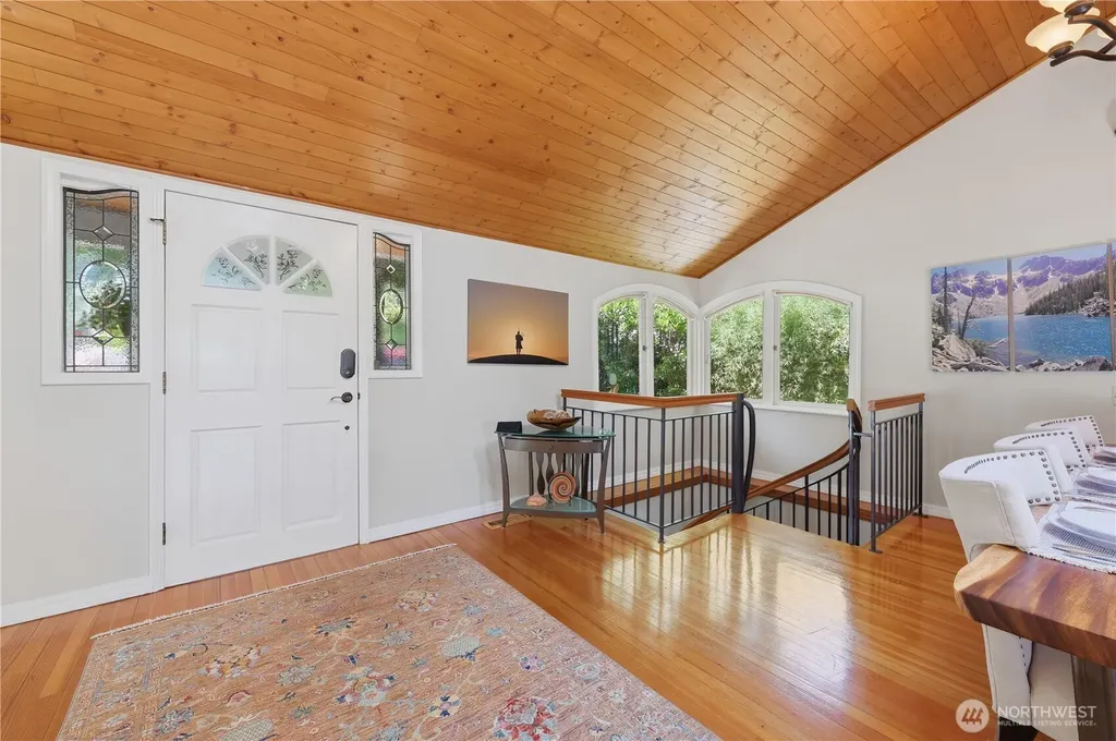 18002 25th Avenue NE Lake Forest Park WA 98155