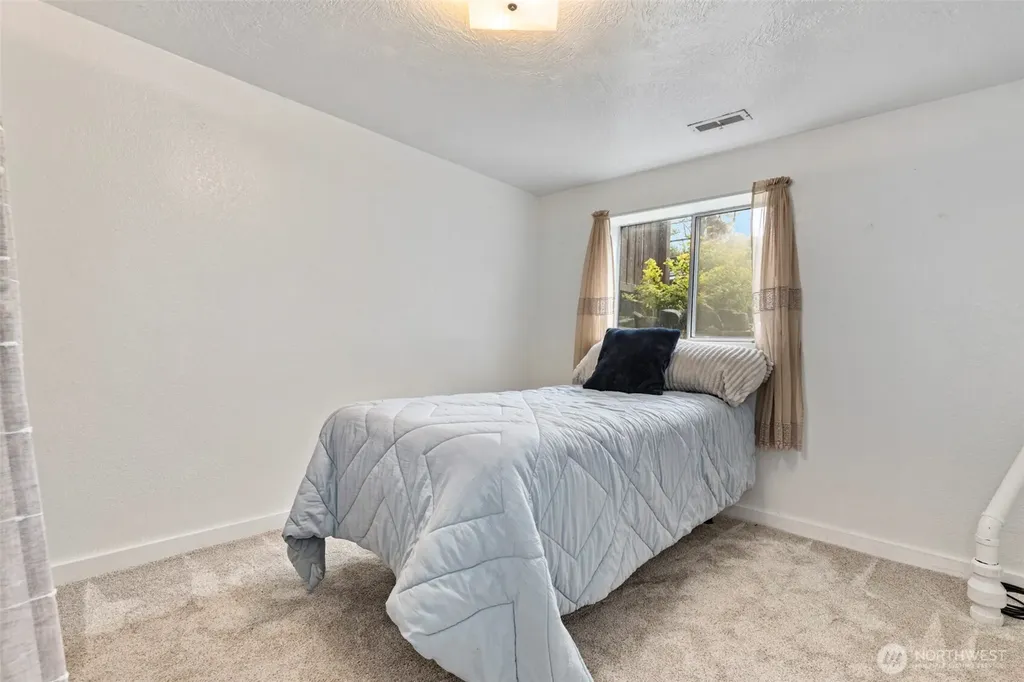 503 17th Street NW Puyallup WA 98371