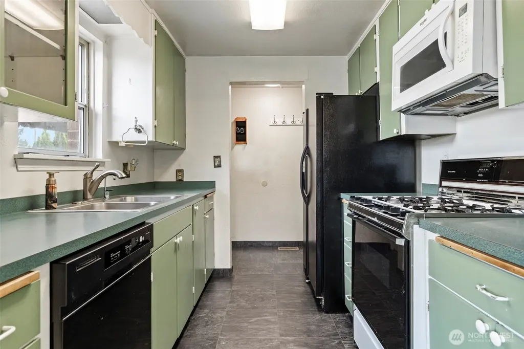 503 17th Street NW Puyallup WA 98371