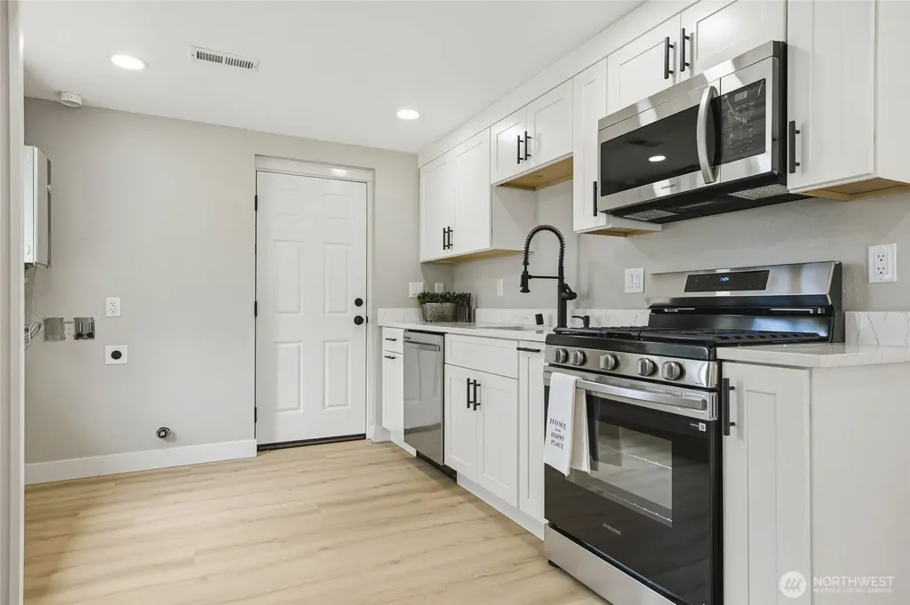 14402 Washington Avenue SW Lakewood WA 98498