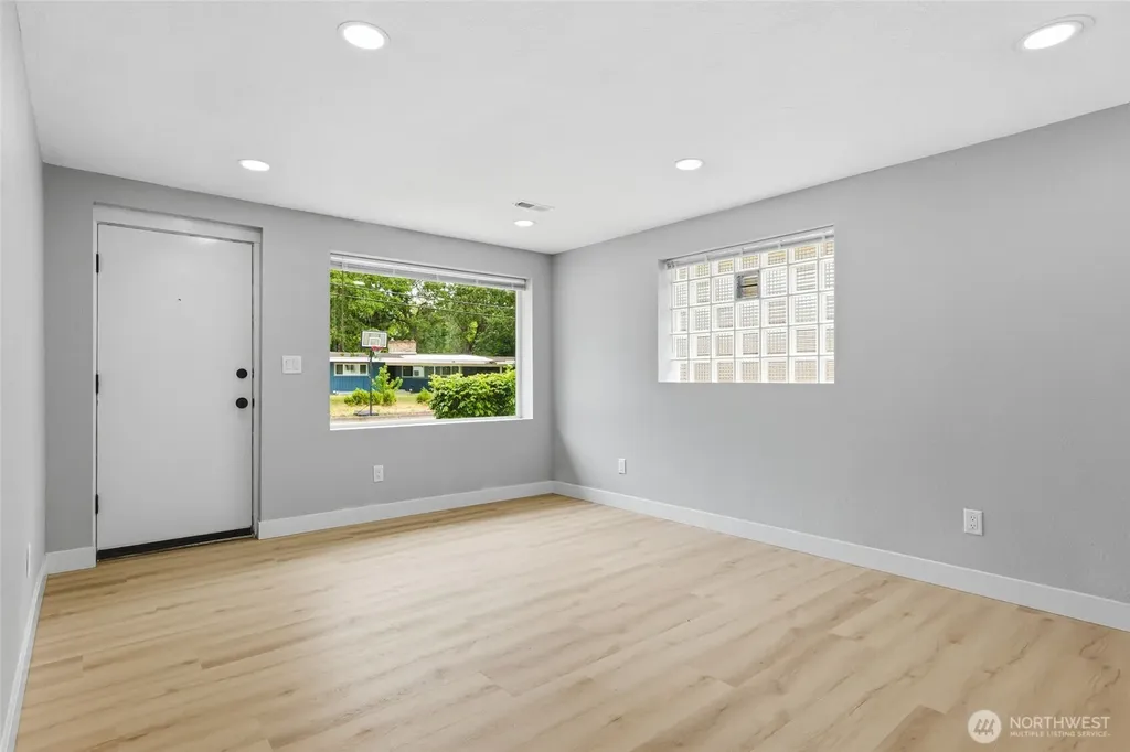 14402 Washington Avenue SW Lakewood WA 98498
