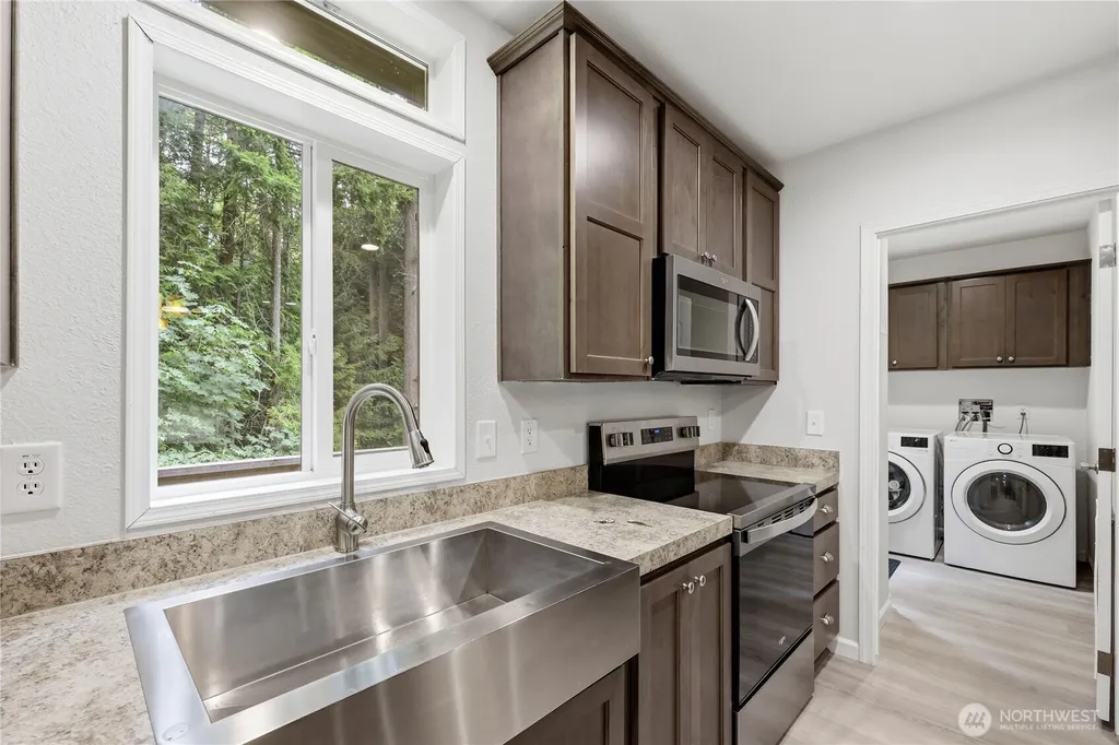 18142 NE Diamond Drive Poulsbo WA 98370