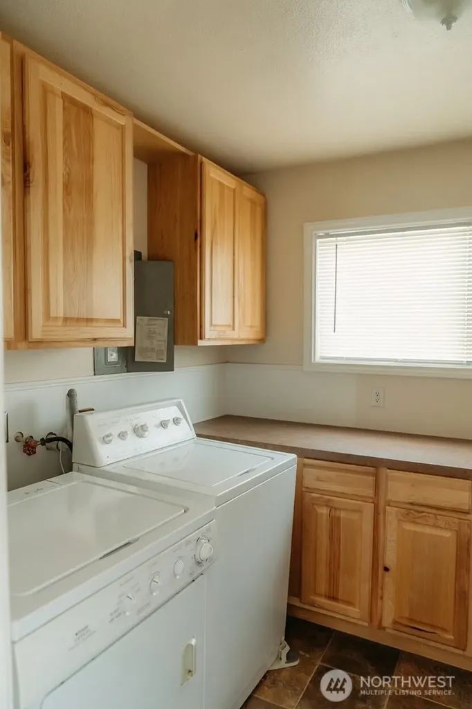 561 Dolphin Avenue NE Ocean Shores WA 98569