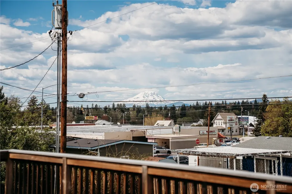 561 Dolphin Avenue NE Ocean Shores WA 98569