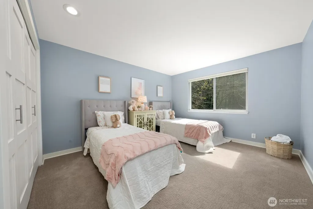 4830 88th Place SE Mercer Island WA 98040