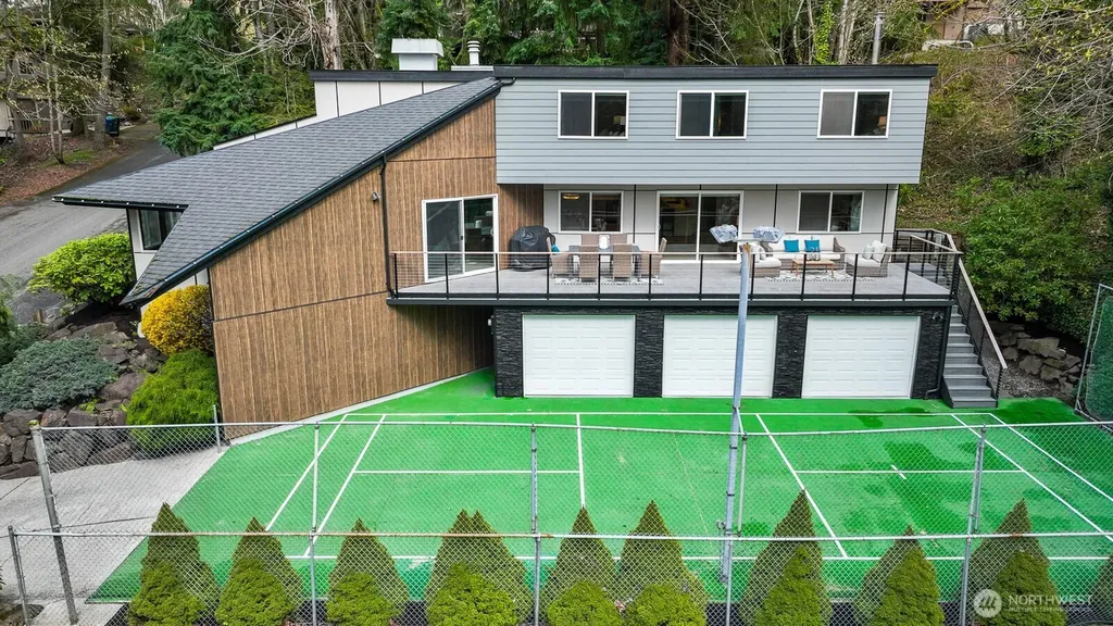 4830 88th Place SE Mercer Island WA 98040