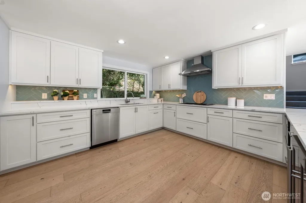 4830 88th Place SE Mercer Island WA 98040