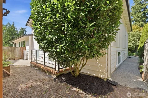 1438 159th Avenue SE Bellevue WA 98008
