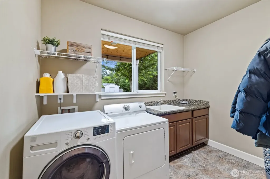 7018 100th Street E Puyallup WA 98373