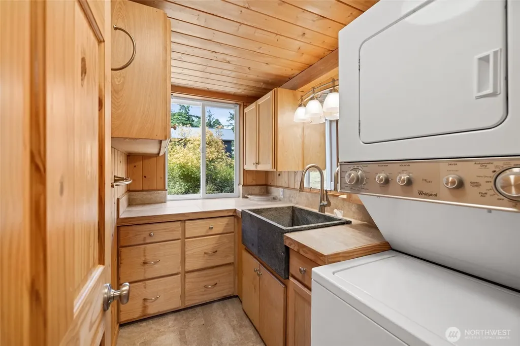 437 Sunrise Road Lopez Island WA 98261