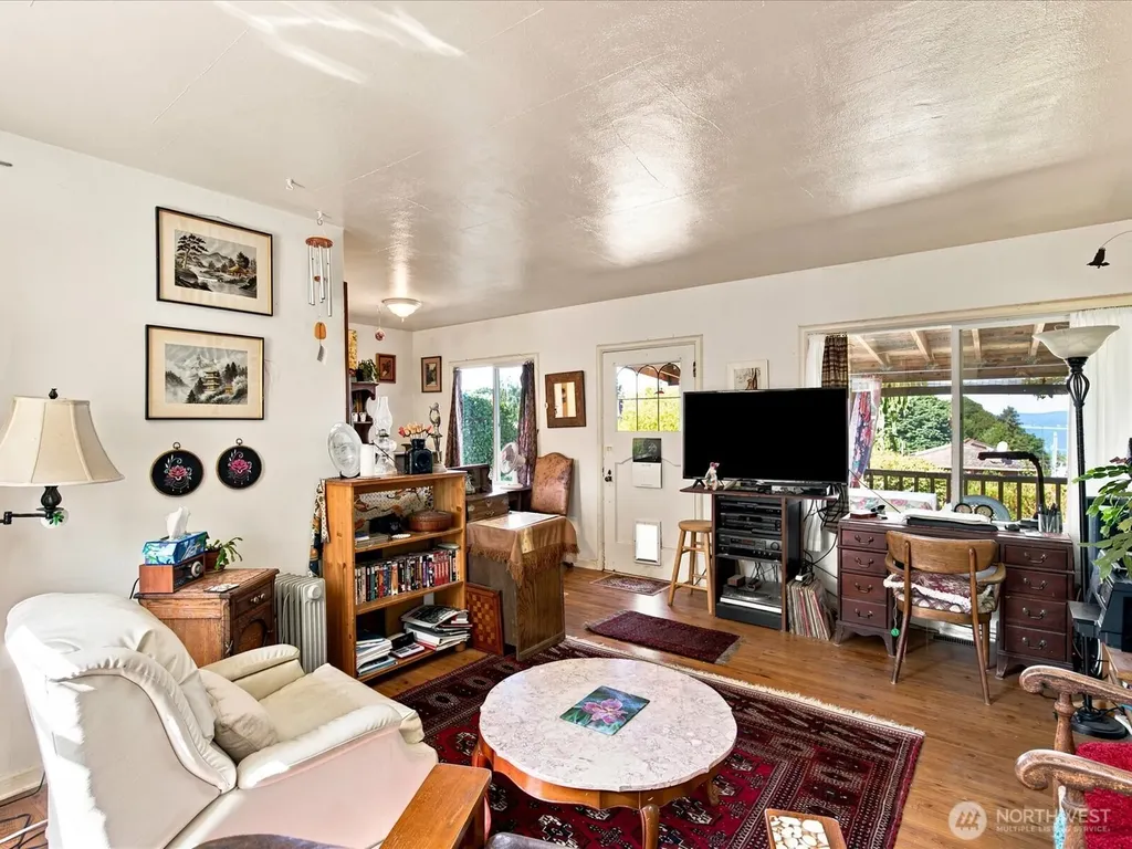 2715 50th Avenue SW Seattle WA 98116