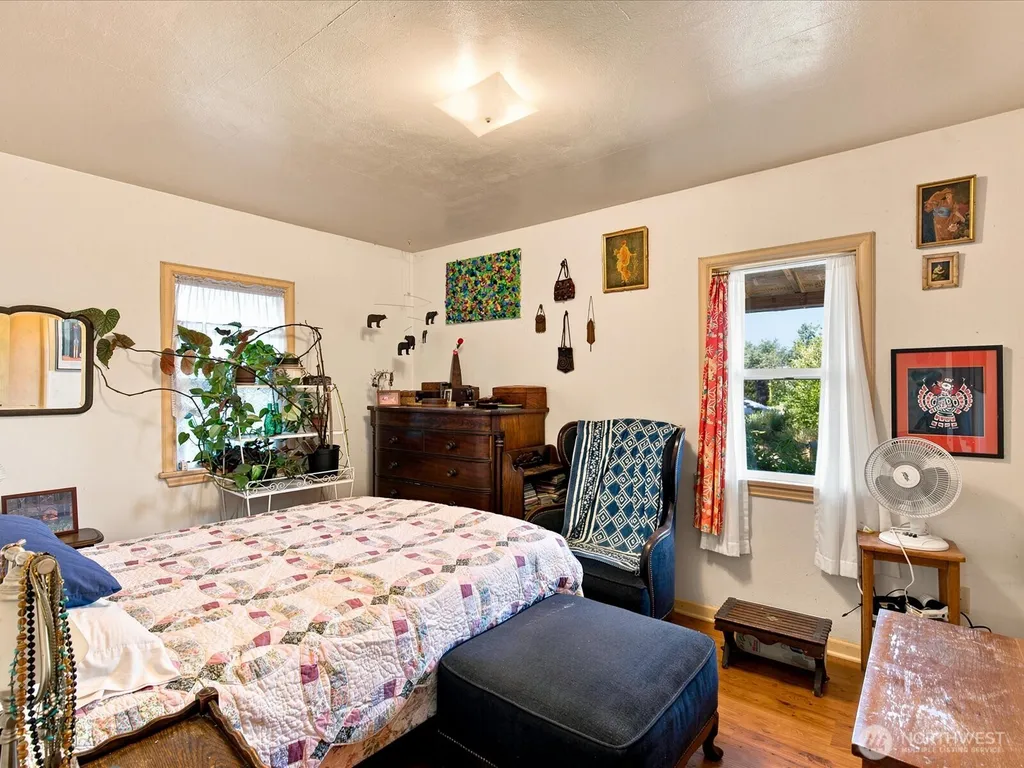 2715 50th Avenue SW Seattle WA 98116