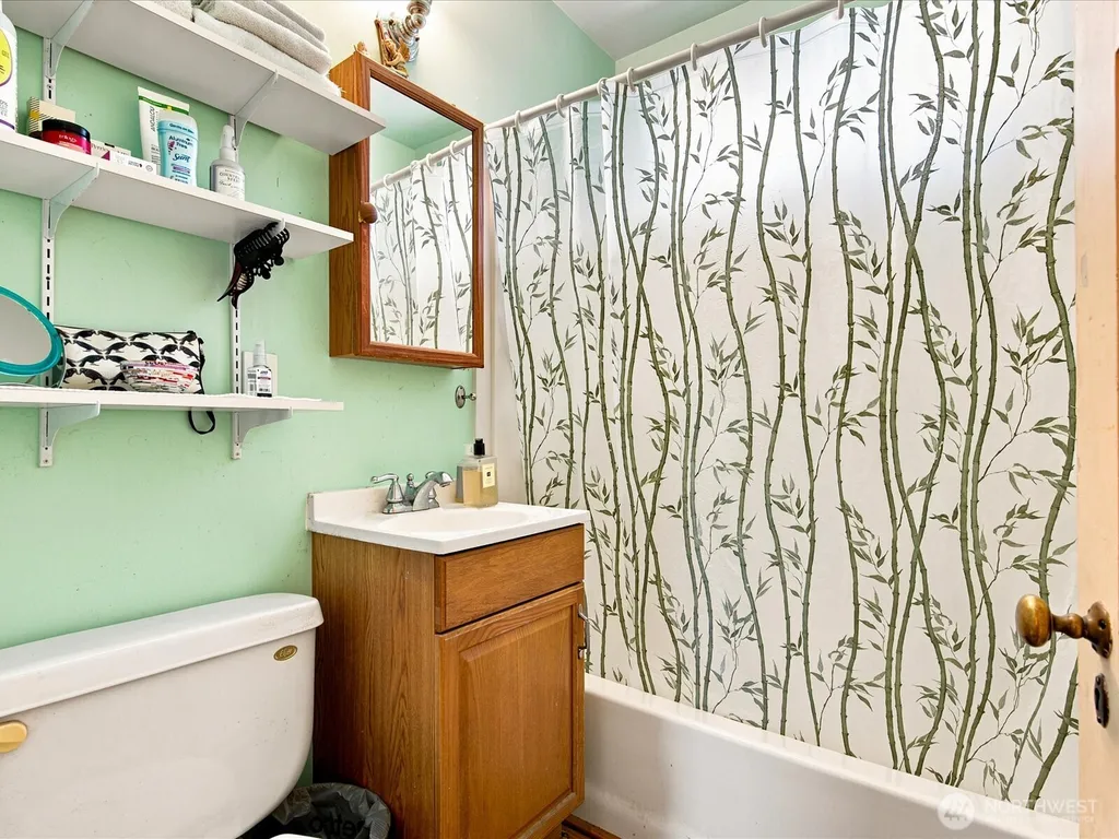 2715 50th Avenue SW Seattle WA 98116