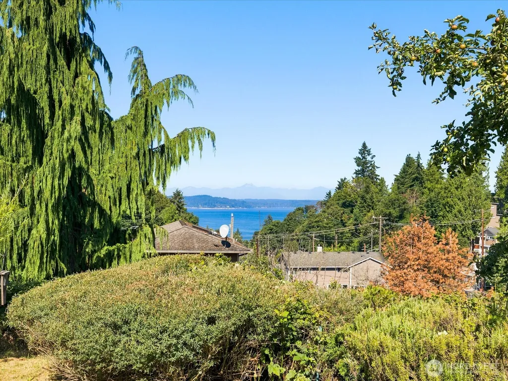 2715 50th Avenue SW Seattle WA 98116