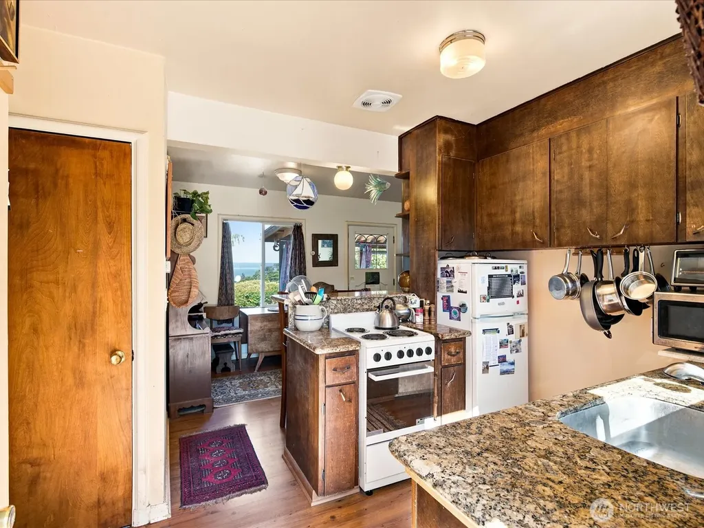 2715 50th Avenue SW Seattle WA 98116