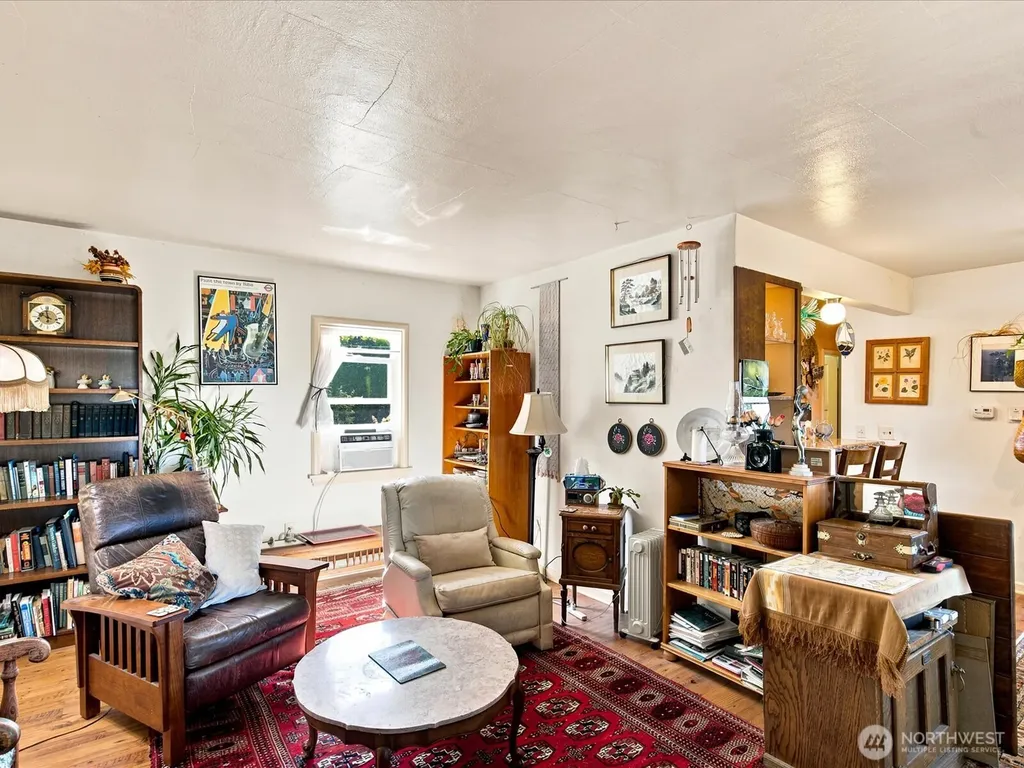 2715 50th Avenue SW Seattle WA 98116