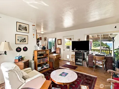 2715 50th Avenue SW Seattle WA 98116