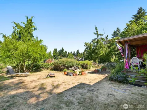 2715 50th Avenue SW Seattle WA 98116