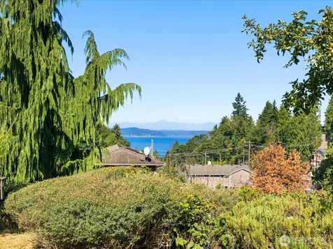 2715 50th Avenue SW Seattle WA 98116